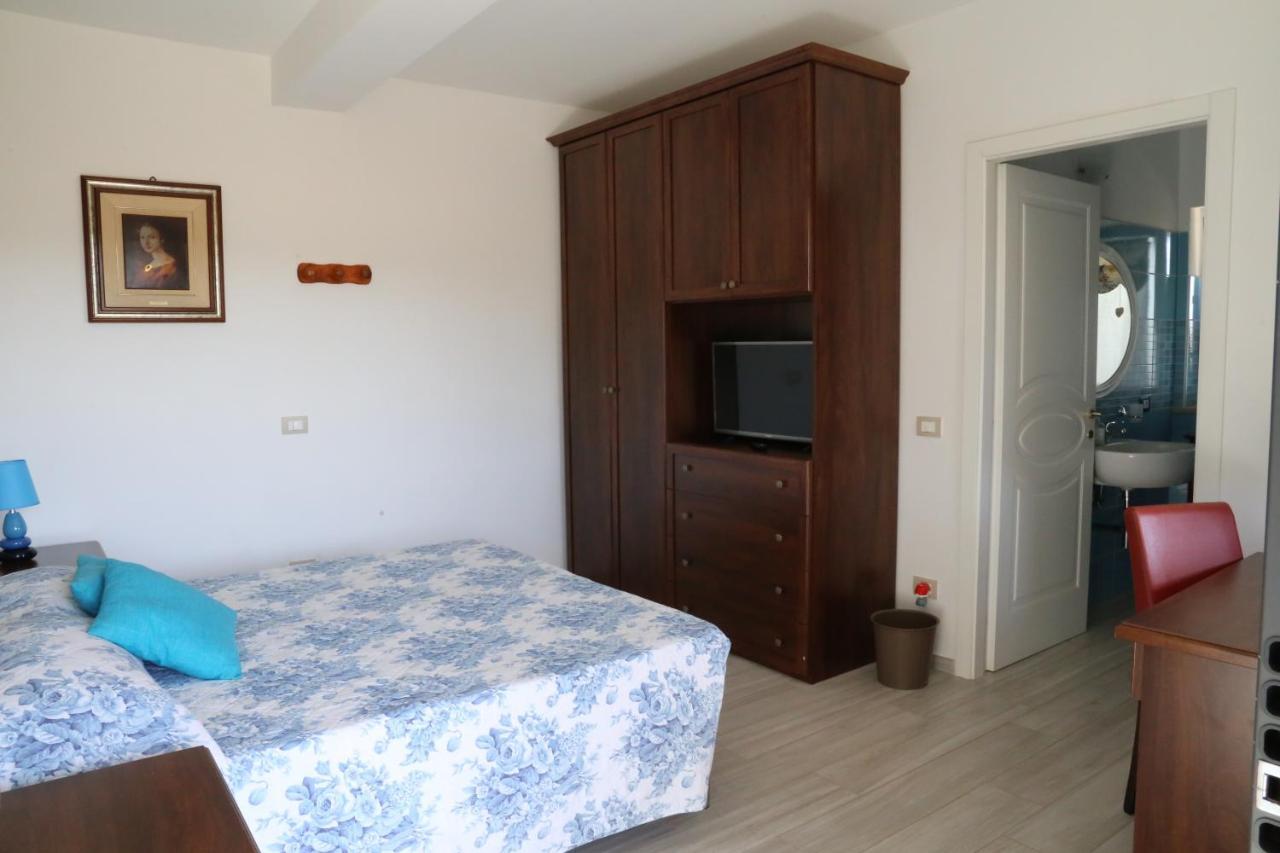 Mabell Guest House Civitavecchia Exterior photo